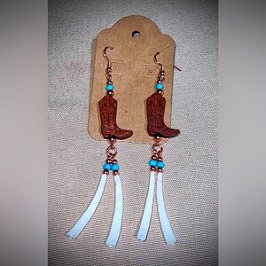 Boots with flair! Wooden boots paired with dentallium shells and turq. beads! ❤️